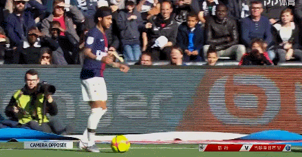 这大坏蛋！海港队庆祝夺冠时，蒋光太扒掉了古斯塔沃的裤子