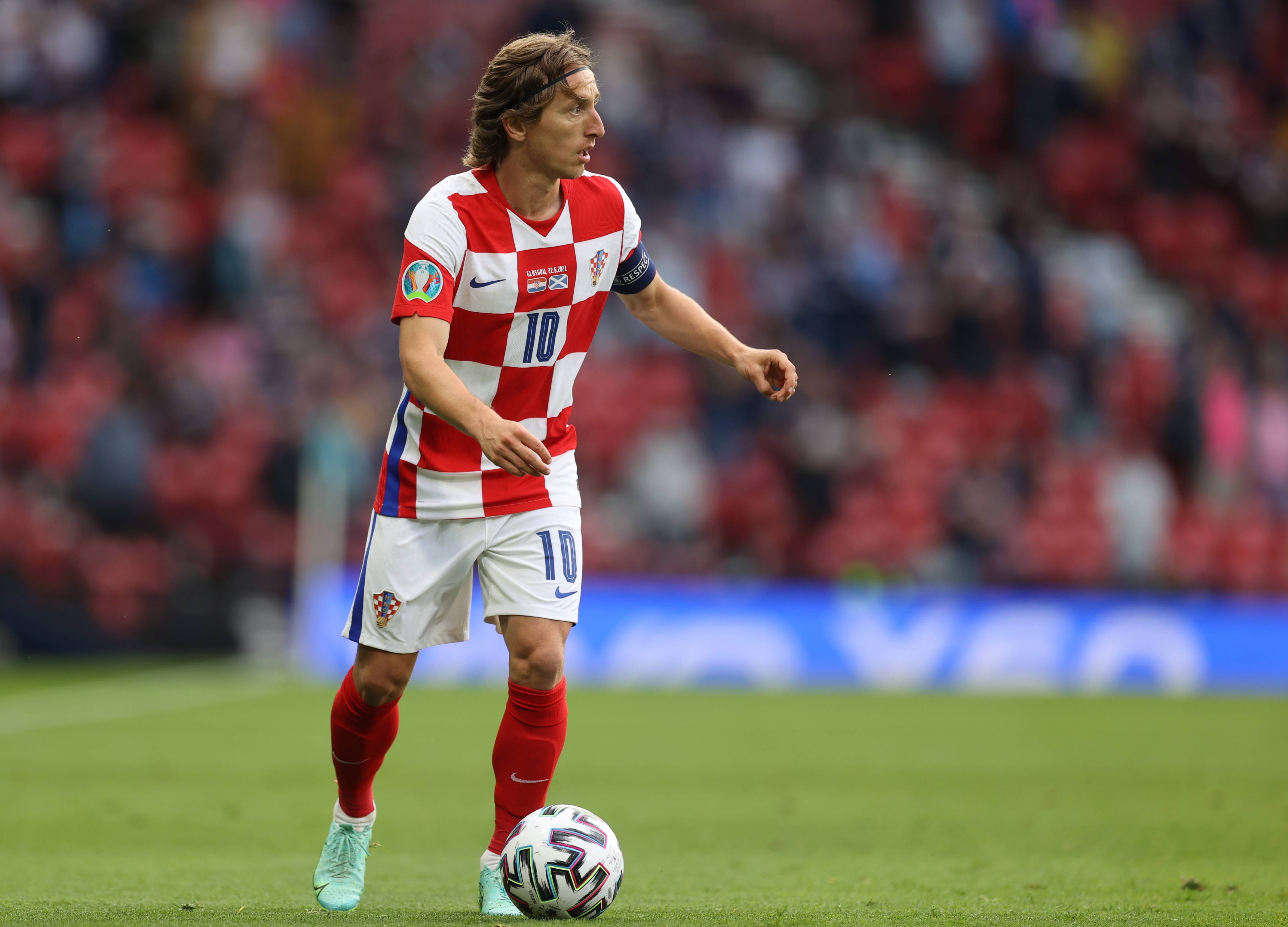 德保罗：去国家队前，梅西对我说他想再去诺坎普看看