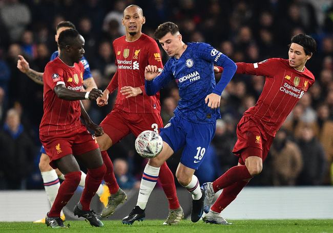 诺坎普国王，巴萨对阵毕包第10分钟时主场观众高喊“梅西”